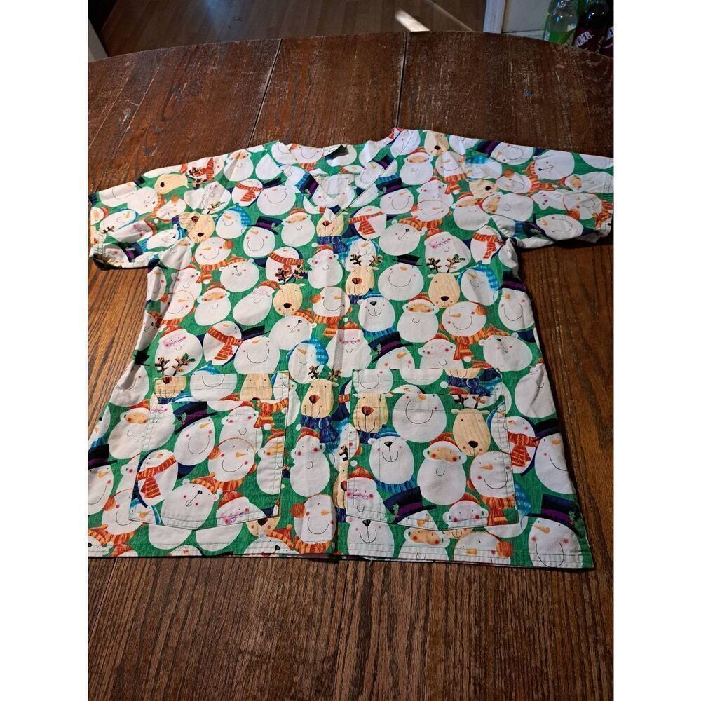 Medium Cottonality Christmas Holiday Winter Short Sleeve VNeck Scrub Top